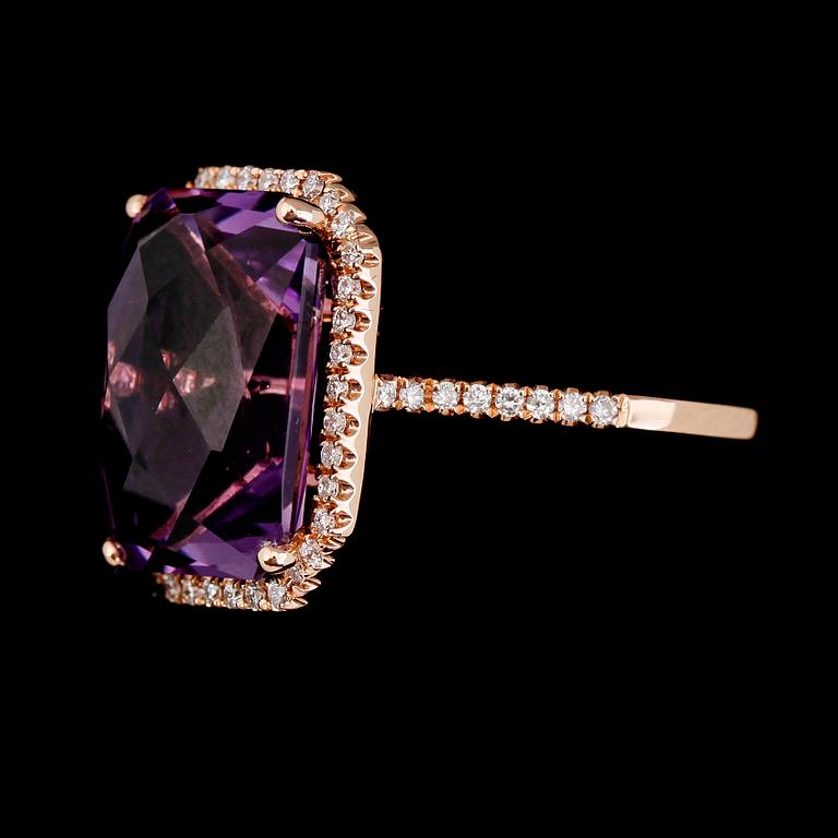 RING, 18K roséguld, diamanter tot ca 0.25 ct, ametist ca 7.85 ct.