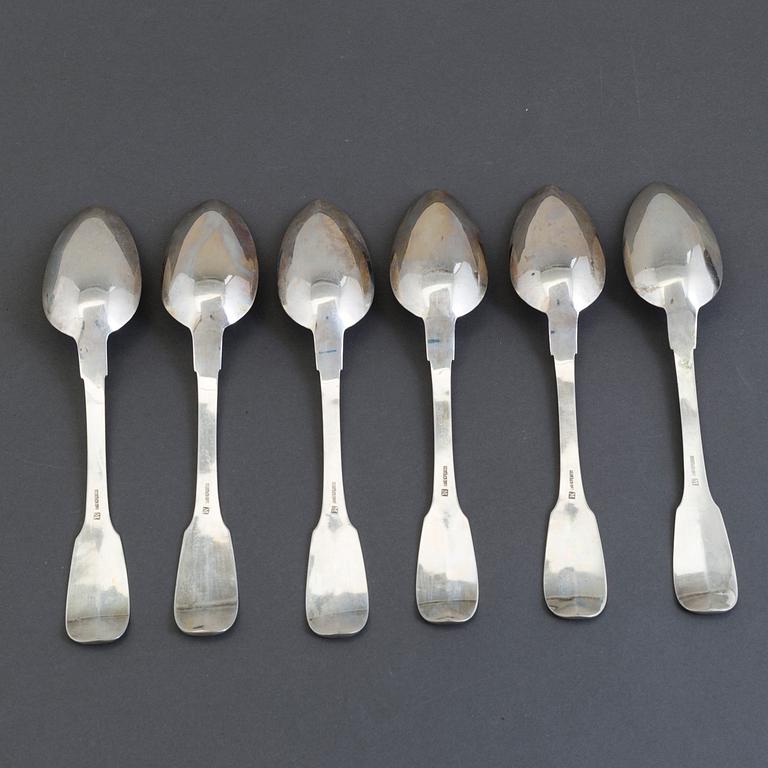 A lot of 12 silver spoons, hallmarks from Sweden, Germany and England, 18/19th century.