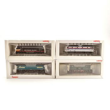 4 Märklin locomotives.