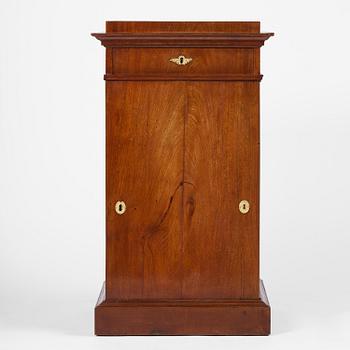 A Swedish Empire mahogny cabinet by J Öman (master 1815-1833).
