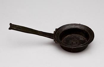 SKOPA/VÄRMARE, brons, Kina, trol Handynastin 206f. Kr-220e. Kr.
