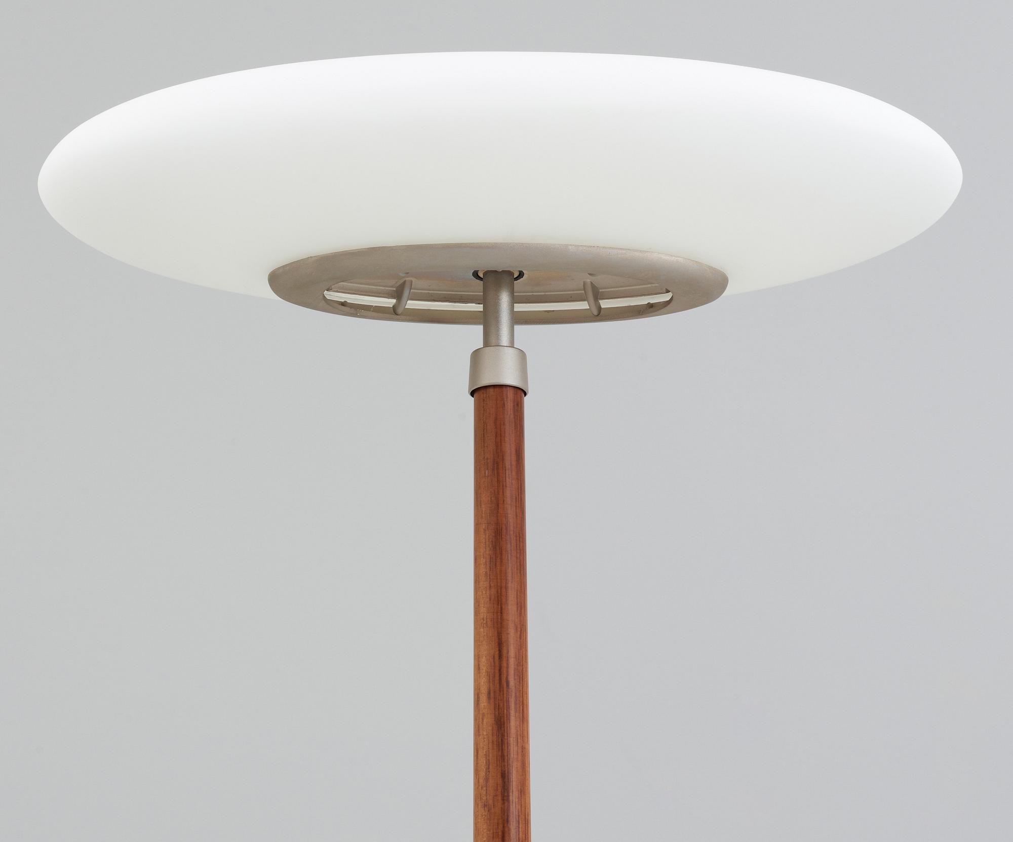 GOLVLAMPA, Arteluce, Italy. 1900-talets slut.