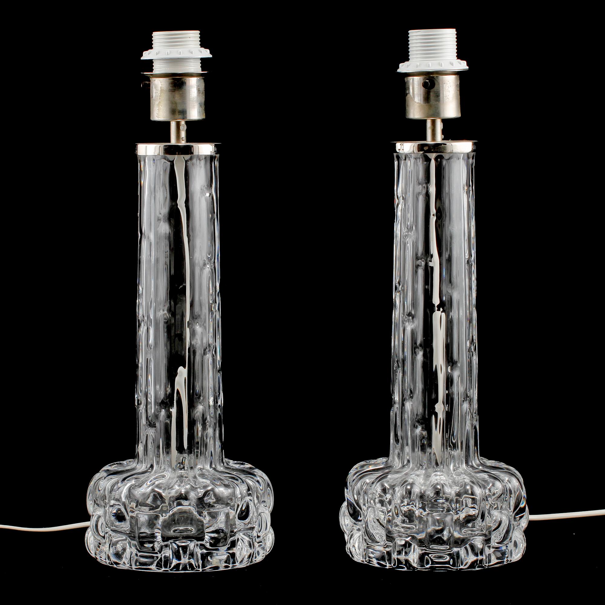 BORDSLAMPOR, ett par, Carl Fagerlund, Orrefors, 1900-talets andra hälft.