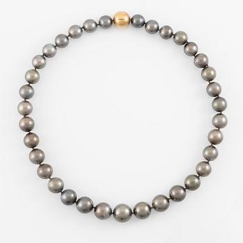 Necklace, with graduated cultured Tahitian pearls, clasp by Ole Lynggaard, 18K gold.