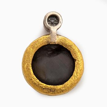 Pendant, cabochon-cut star sapphire, brilliant-cut diamond, 18K gold.