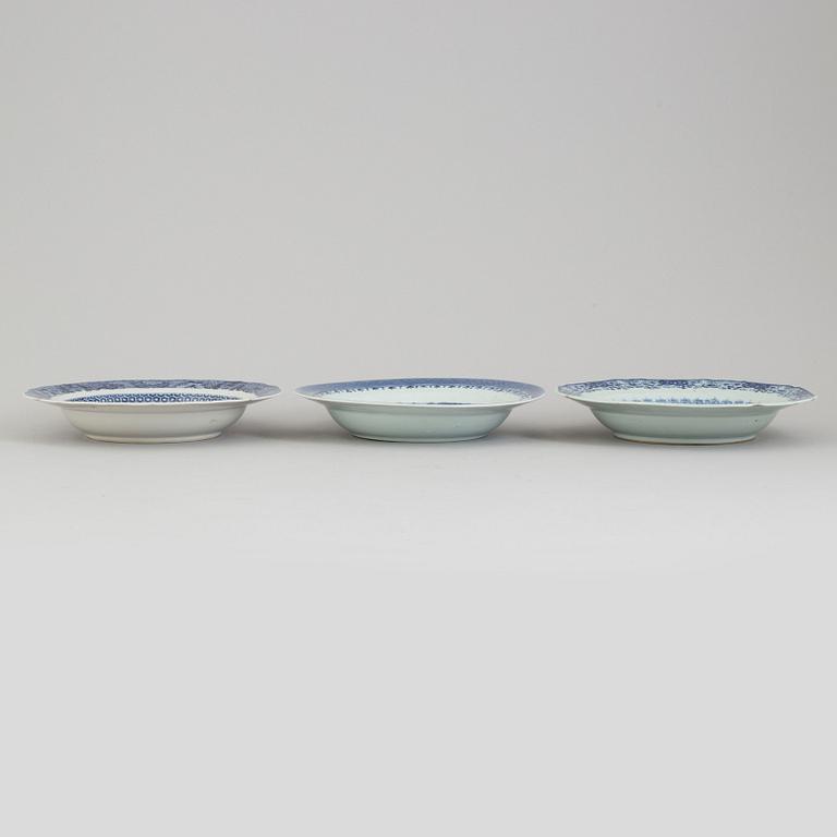 Three blue and white export porcelain plates and three deep plates, Qing dynasty, Qianlong (1736-985) and one 19th C.