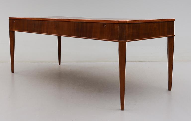 SKRIVBORD, troligen Carl Malmsten, 1900-talets mitt.