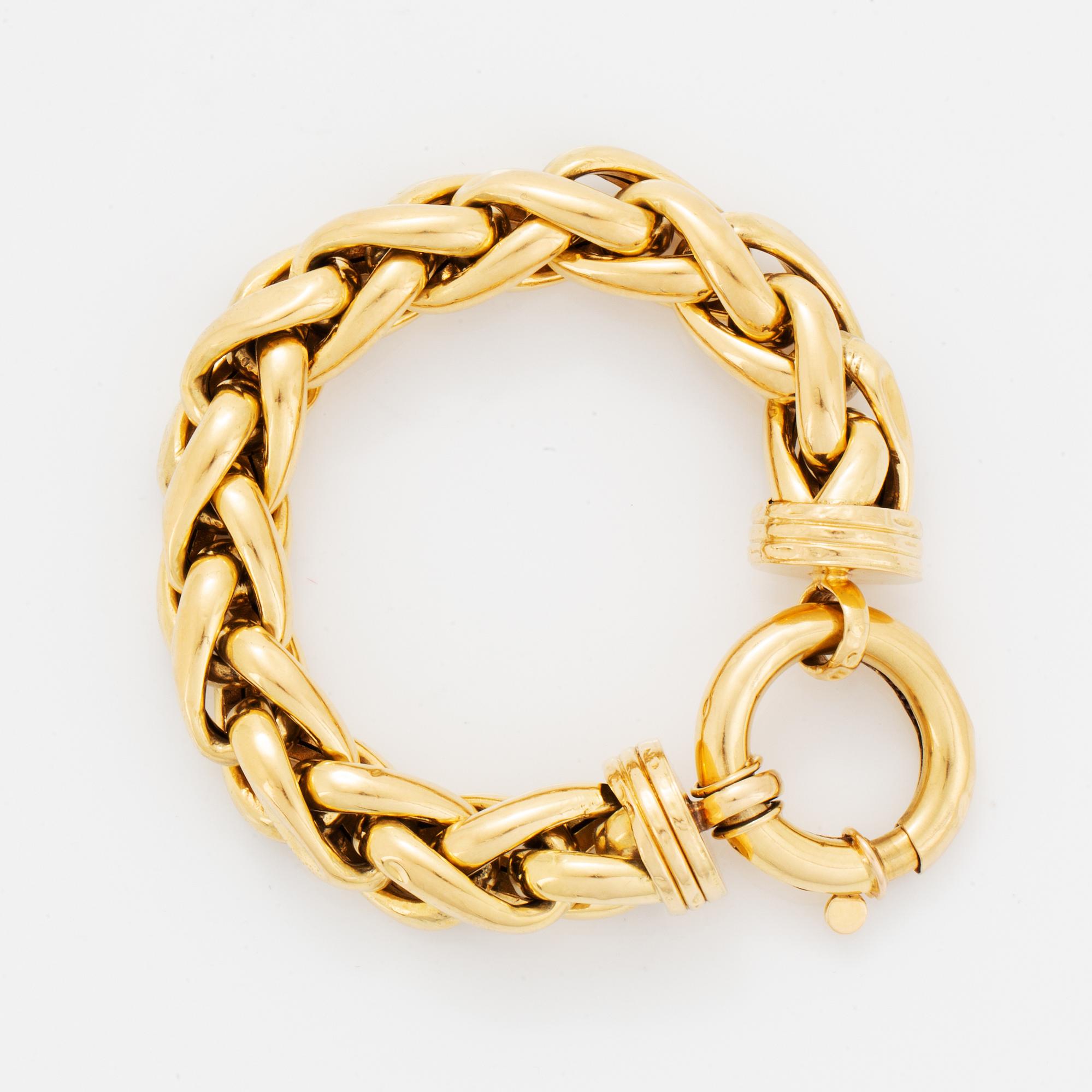 18K gold bracelet.