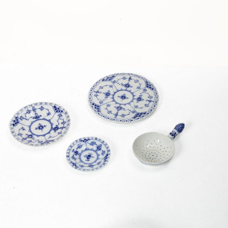 Royal Copenhagen, A 22 piece tea set, half laced and fukll laced, "Musselmalet", Denmark.