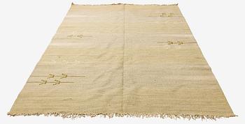 Greta Skogster-Lehtinen, a finnish flat weave carpet for Aaltosen Mattokutomo Kiikka Finland. C. 295 x 195 cm.
