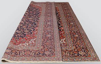 A carpet, Kashan, ca 424 x 304 cm.