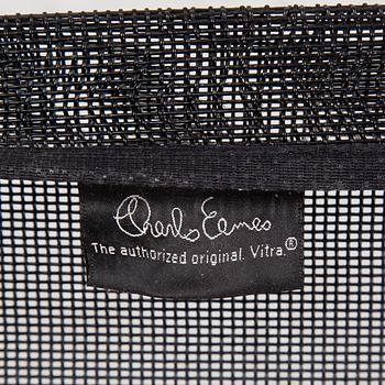 Charles & Ray Eames, karmstol, "EA108", Vitra, 2009.