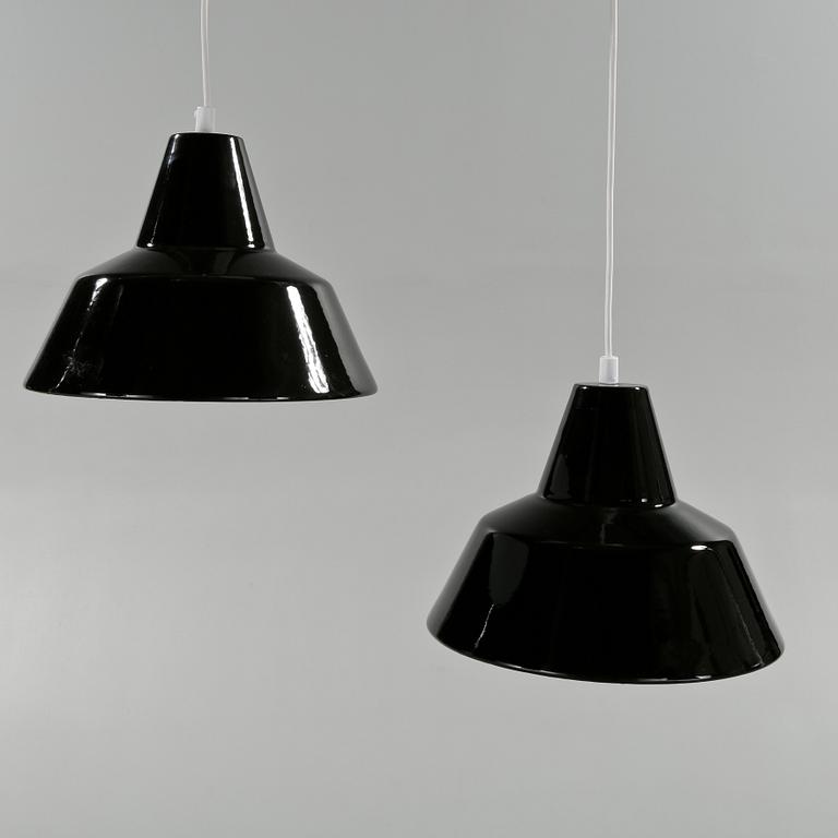 TAKLAMPOR, ett par, Vaerkstedlampa, Arne Jacobsen, Louis Poulsen, 1900-talets andra hälft. Höjd ca 22 cm.