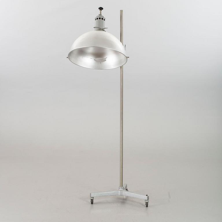 A FLOOR STUDIO LAMP FOBA.