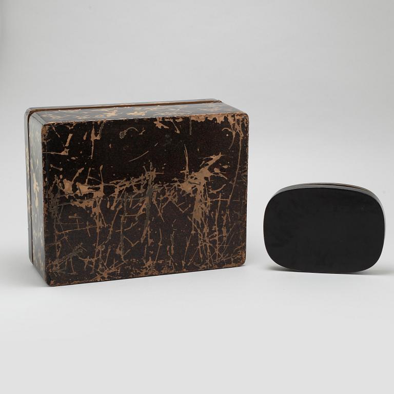 Two Japanese lacquered boxes with covers, circa 1900.