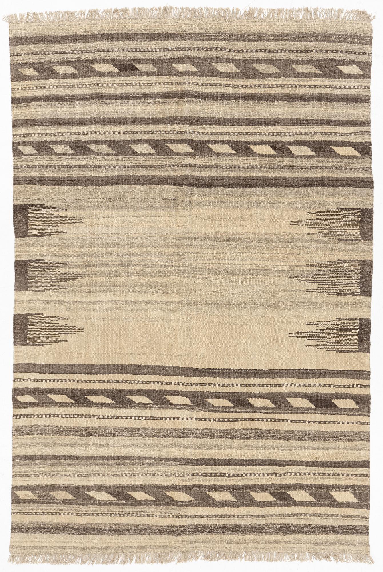 A kilim rug, ca 295 x 196.