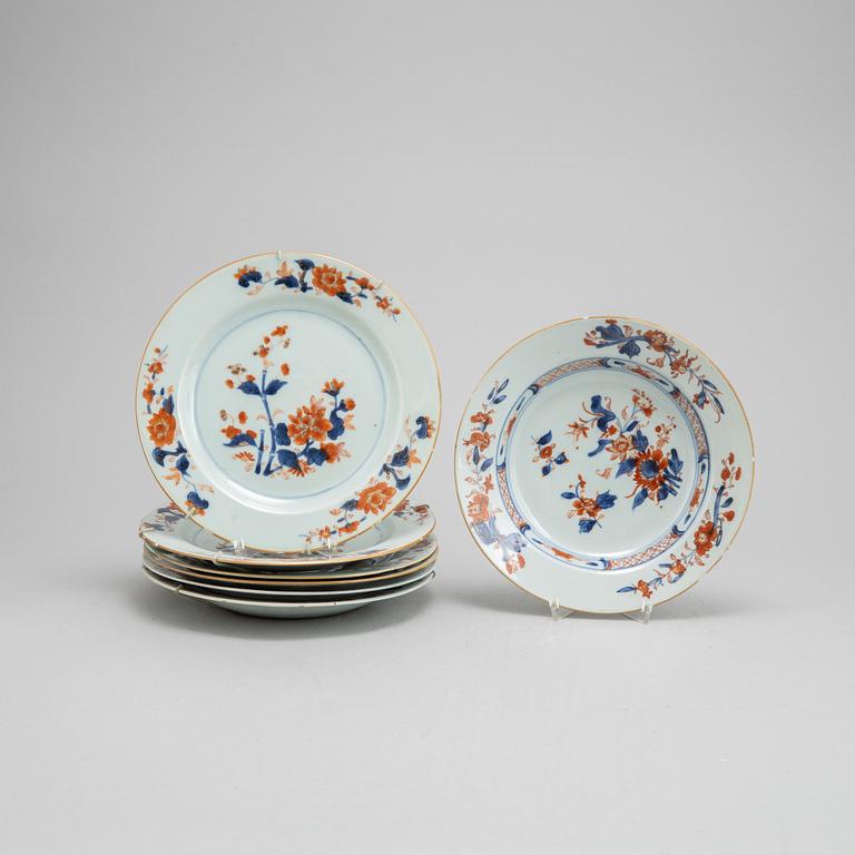 A group of seven imari dishes, Qing dynasty, Qianlong (1736-95).