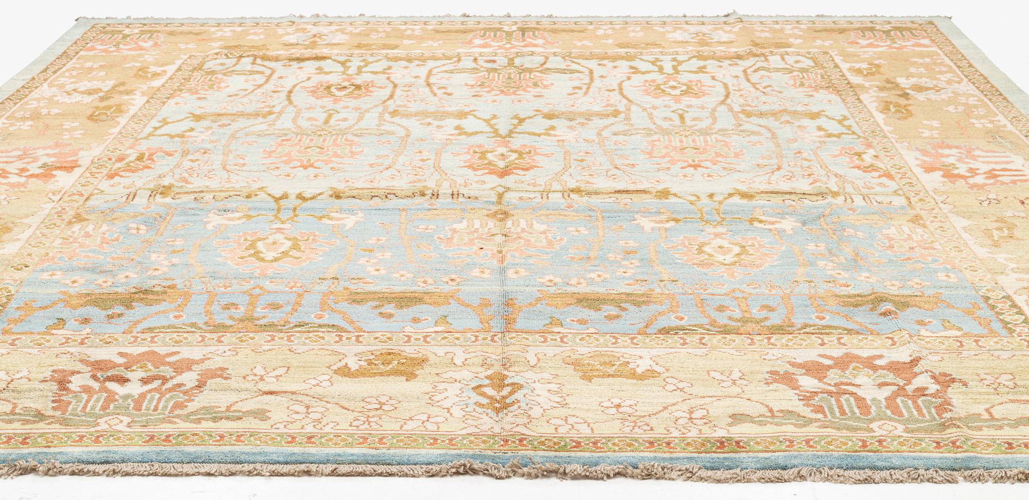 Matta, persisk, Sultanabad / Arts and Crafts mönster, 433 x 405 cm.