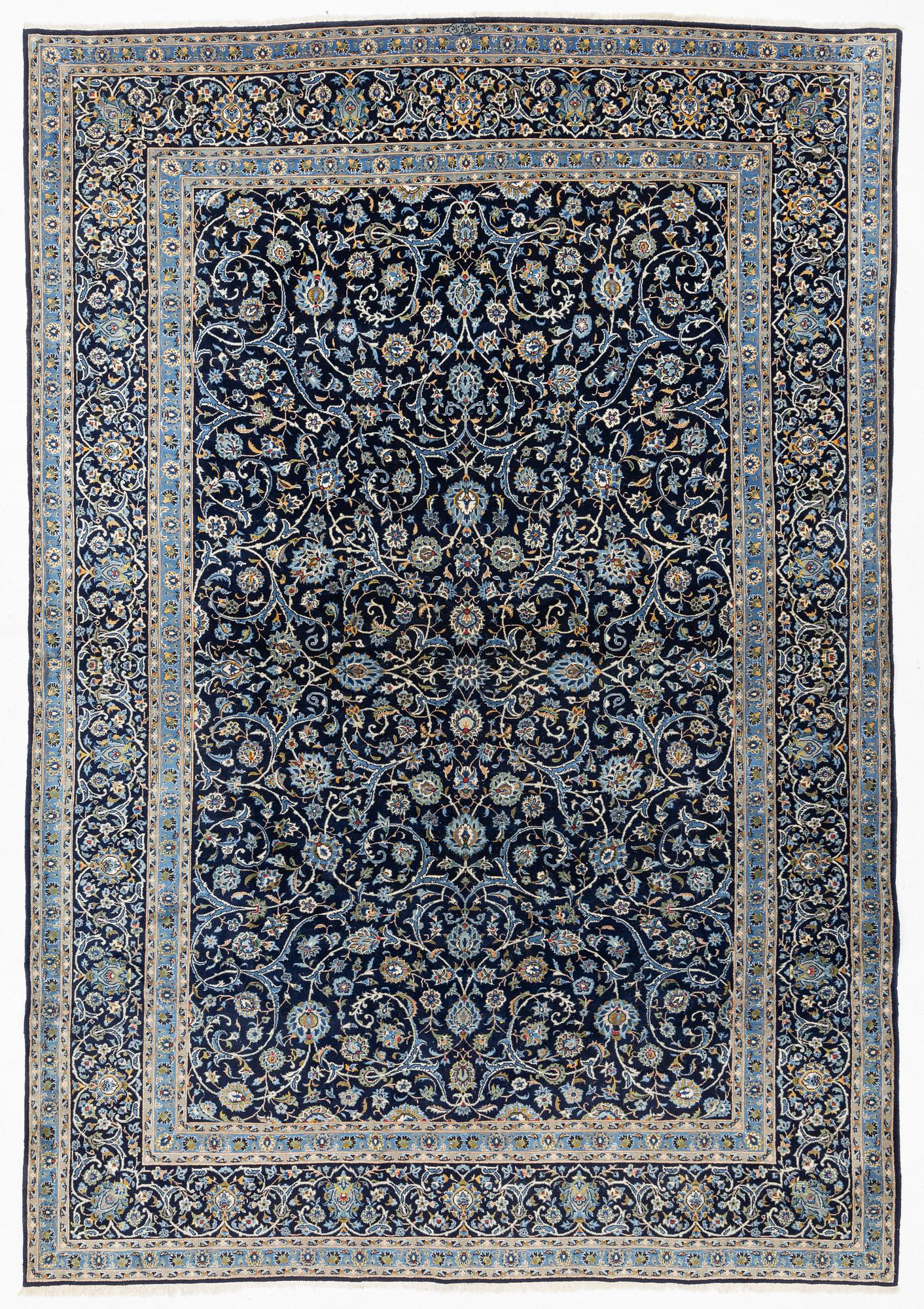 Matta, Keshan, ca 385 x 275 cm.