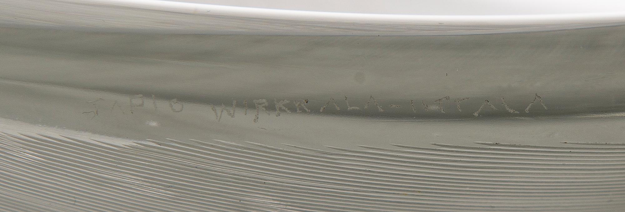 A bowl 'Lehti '(Leaf) 3337, signed Tapio Wirkkala Iittala.