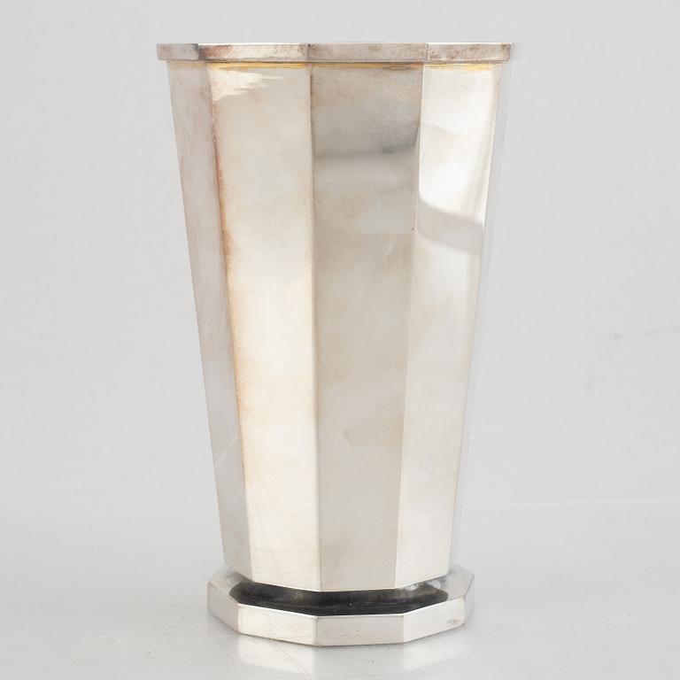 Eric Löfman, a silver vase, MGAB, Uppsala, 1977.
