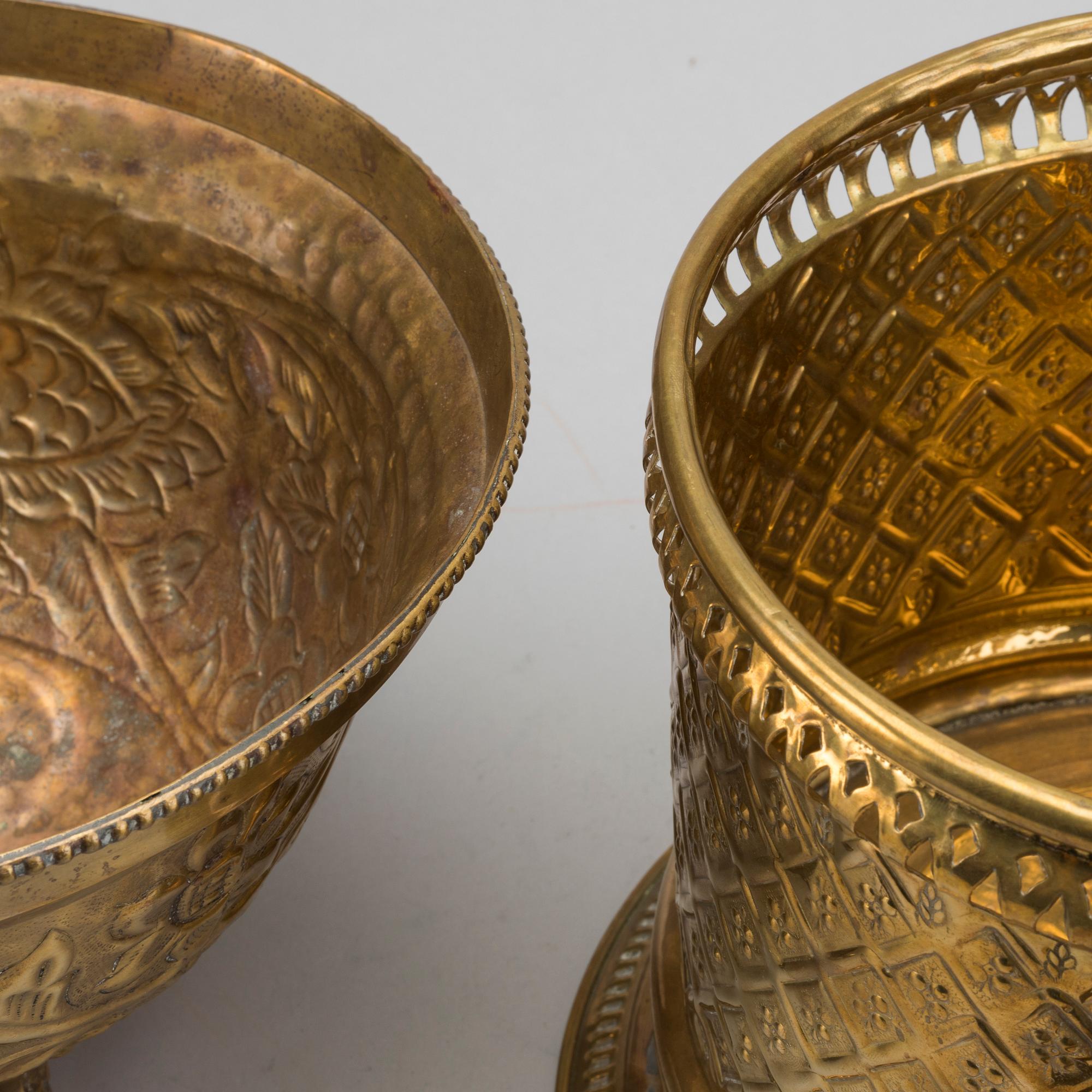 YTTERFODER, 2 st , MÄSSING, 1900-TAL.