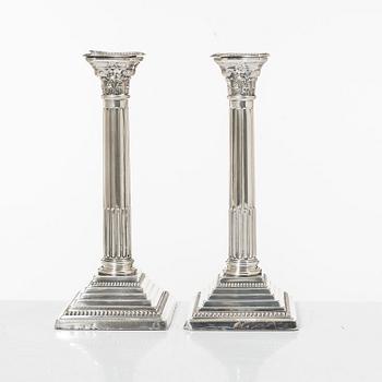 Ljusstakar, ett par, silver, London, England 1971.