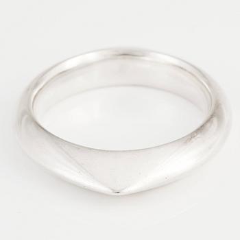 Nanna Ditzel, a sterling silver bangle, Georg Jensen, Copenhagen post 1945, design nr 111.