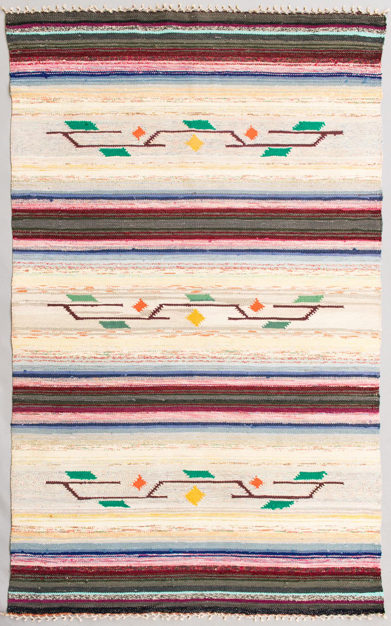 Riepumatto. Noin 190 x 300 cm.