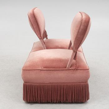 Soffa, s.k. fästmanssoffa / love seat, 1920-tal.