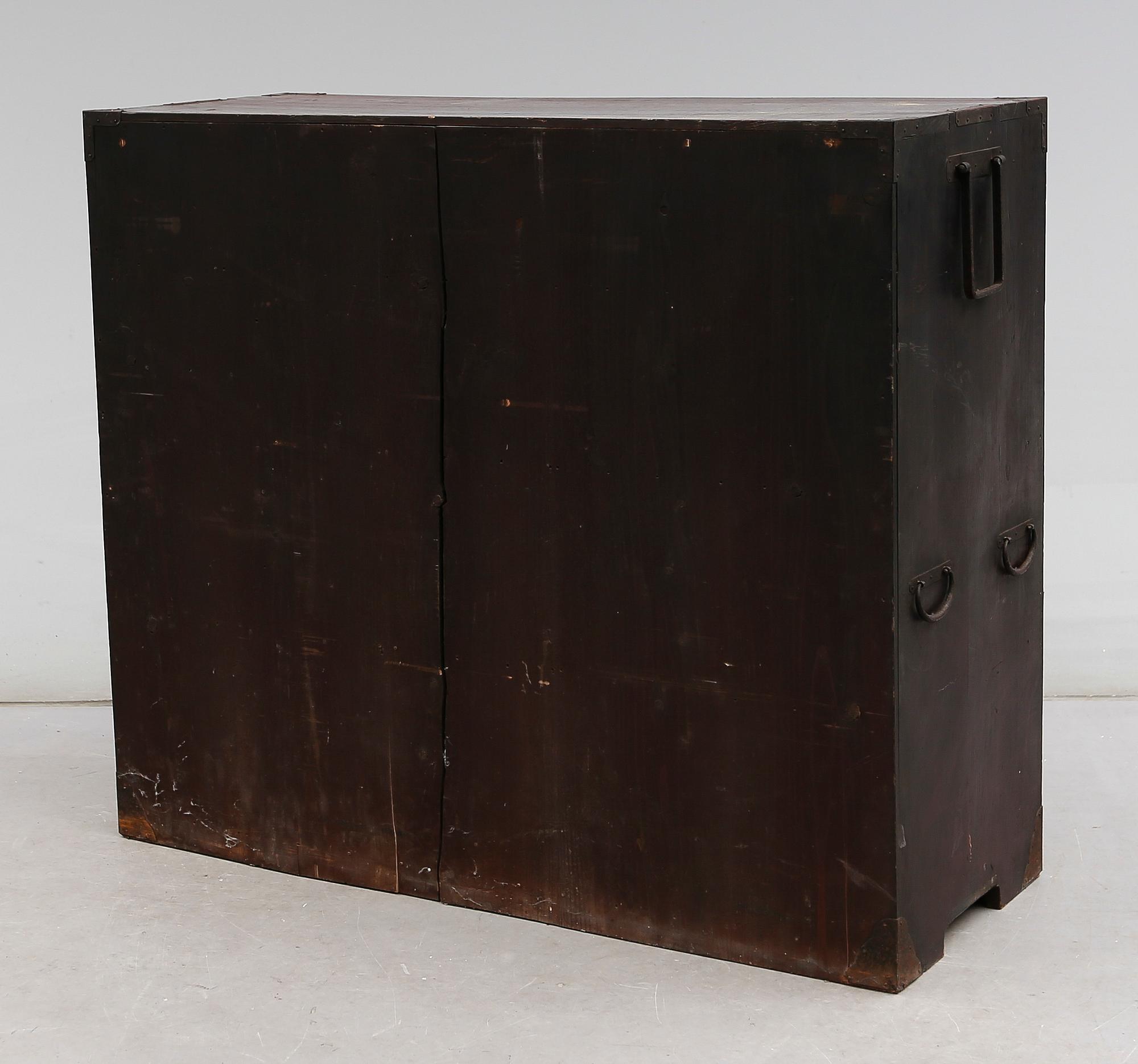 BYRÅ, Japan, 1800-talets andra hälft.