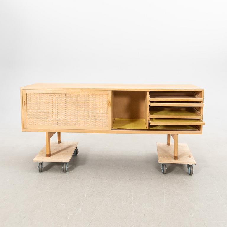 Hans J. Wegner, sideboard, RY-26, för RY Möbler, Danmark.