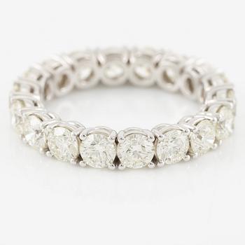 Ring full eternity 18K white gold with brilliant-cut diamonds.