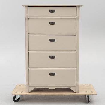 Chest of drawers, early 20th century.