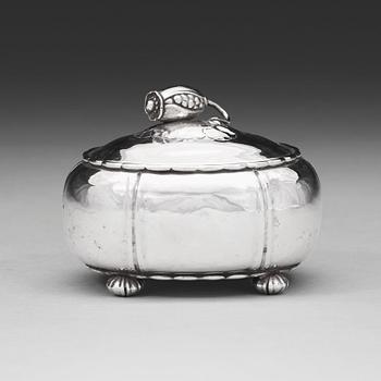 Georg Jensen, A Georg Jensen 800/1000 silver bonbonnière, Denmark 1919.