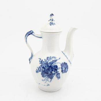 Service 68 dlr "Blå Blomst" Royal Copenhagen Denmark porcelain 1967-1991.