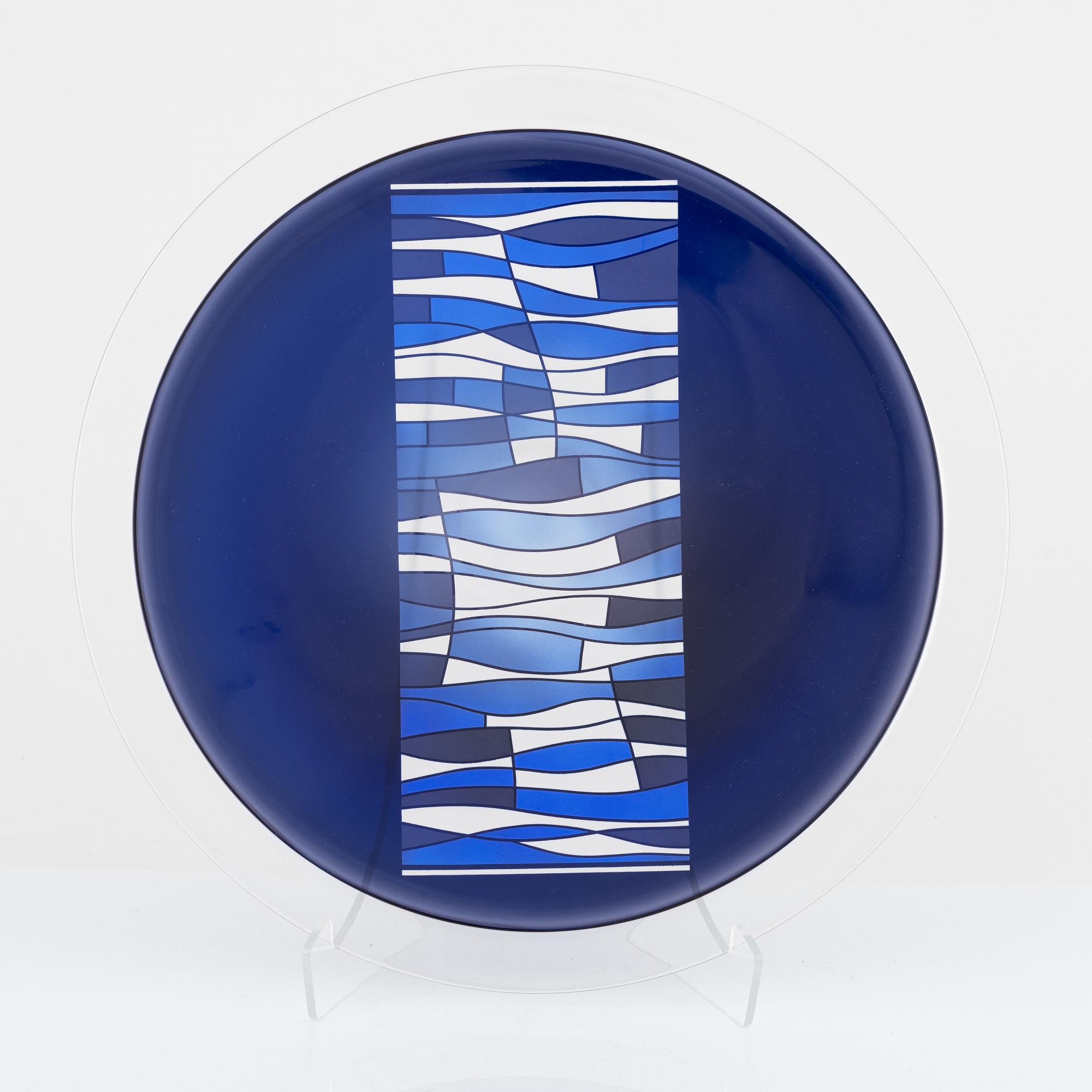 Klas-Göran Tinbäck, a dish, dated 1984.