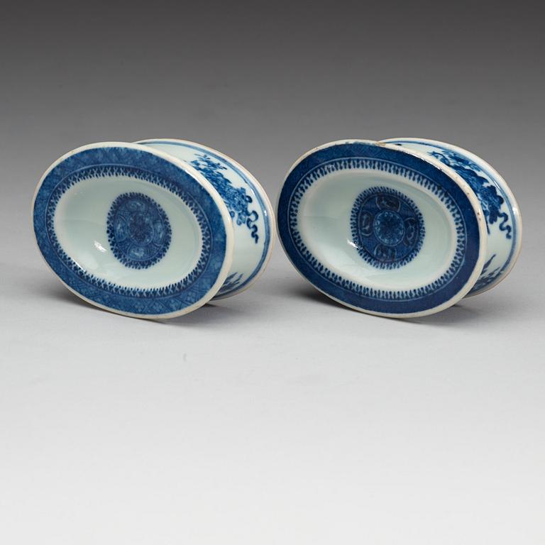 A pair of blue and white salts, Qing dynasty, Jiaqing (1796-1820).