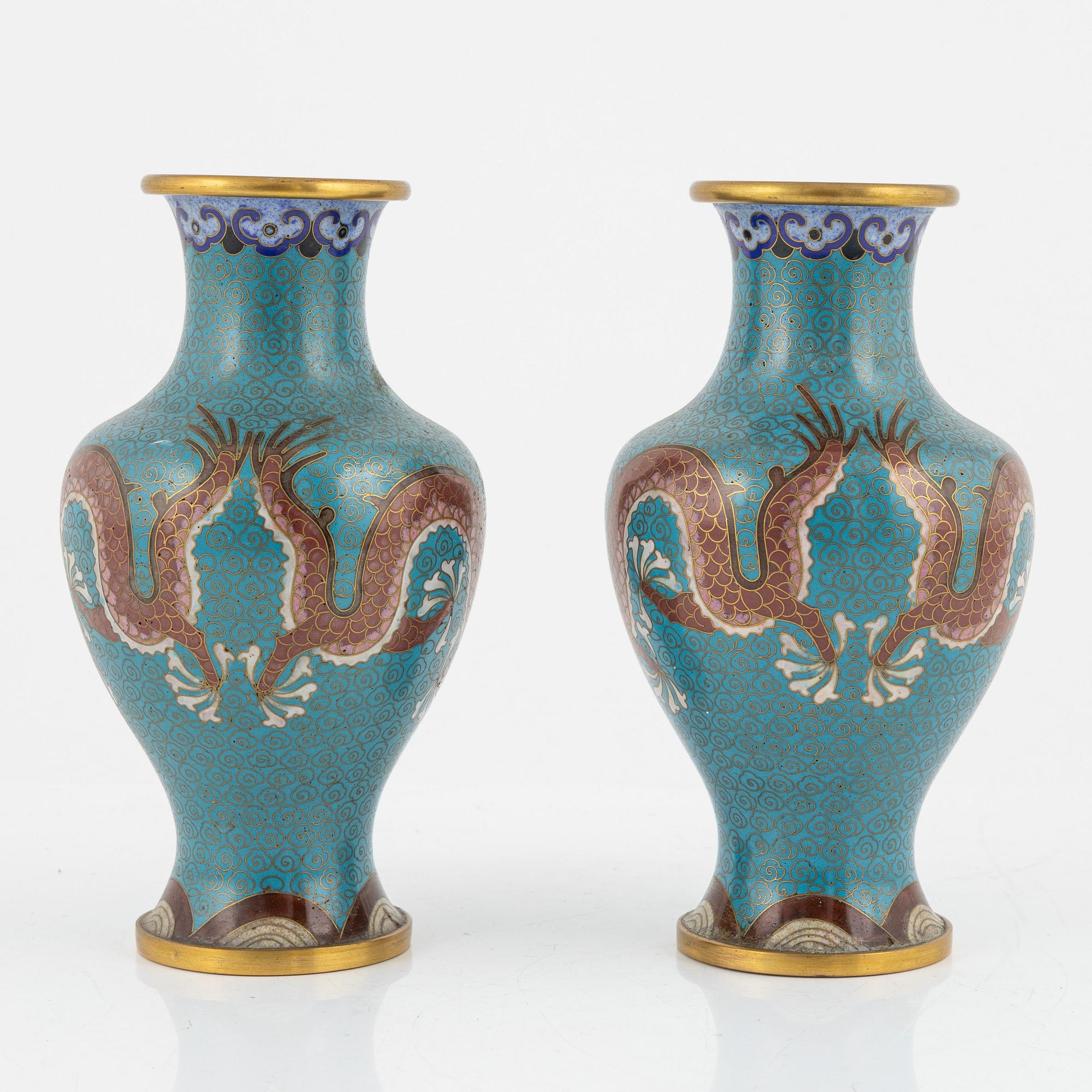 A silk clad box with two cloisonné vases, China early 20th Century.