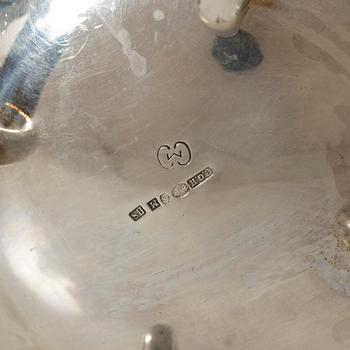 Kaffekanna och gräddkanna, silver, rokokostil, CG Hallberg, 1934.