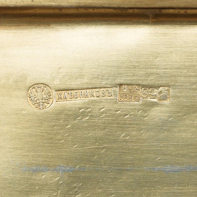 CIGARETTETUI, av Ivan Chlebnikov, Moskva 1884. Hovleverantörsstämpel.