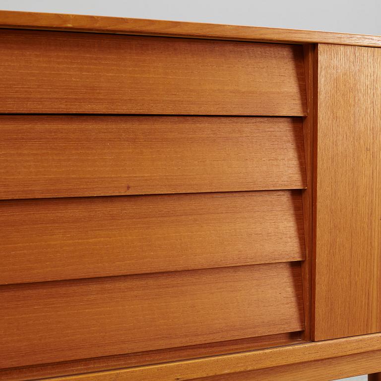 Nils Jonsson, sideboard, Bra Bohag, Hugo Troeds, Bjärnum.