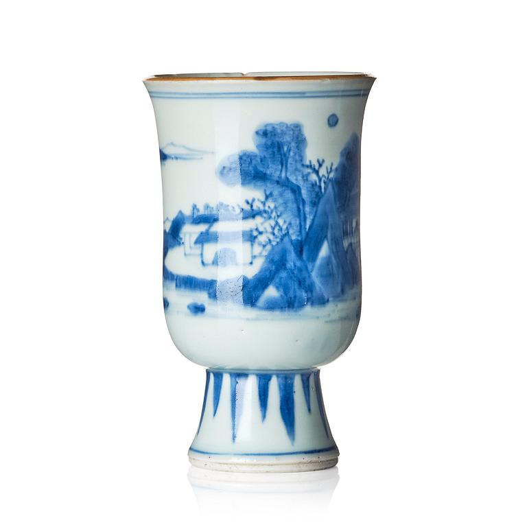 A blue and white goblet, Transition, 17th century.