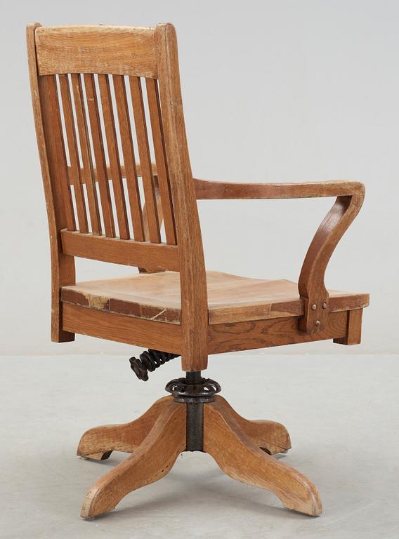 SKRIVBORDSSTOL, 1900-talets början.