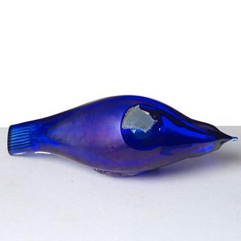 Tyra Lundgren, a "corroso" blown glass 'Tordo' sculpture of a thrush, Venini, Murano, Italy, model 2676, designed in 1938.