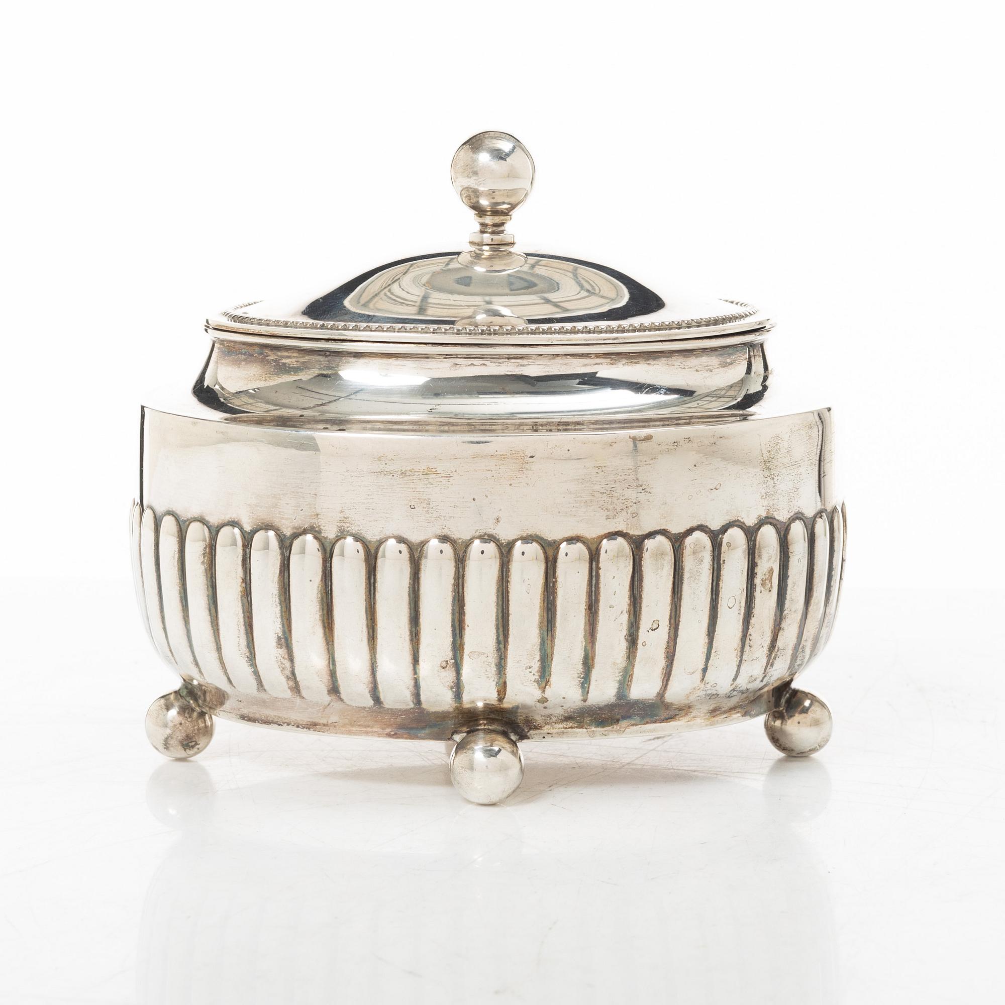 A Swedish silver sugar box, mark of Nils Leonard Dahlström & Co, Örebro 1921.