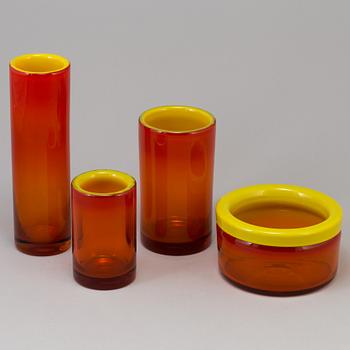 GÖSTA SIGVARD, tre vaser samt skål, glas, Lindshammar, sent 1900-tal.
