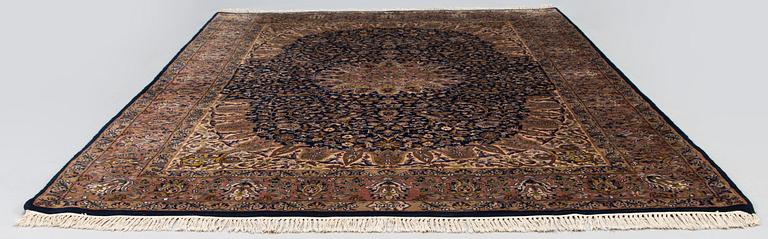 Matta, signerad, orientalisk, ca 242 x 168 cm.