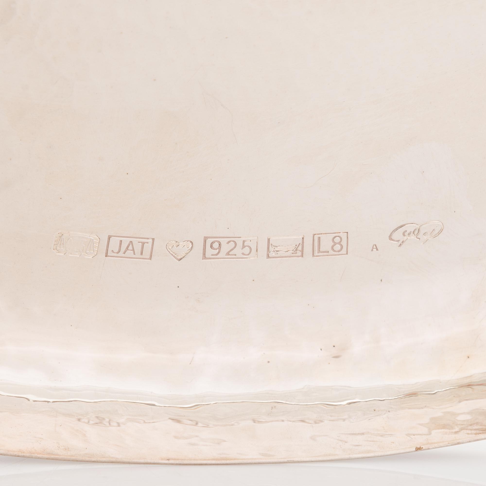 Pekka Piekäinen, fat, sterlingsilver, Helsingfors 1988.