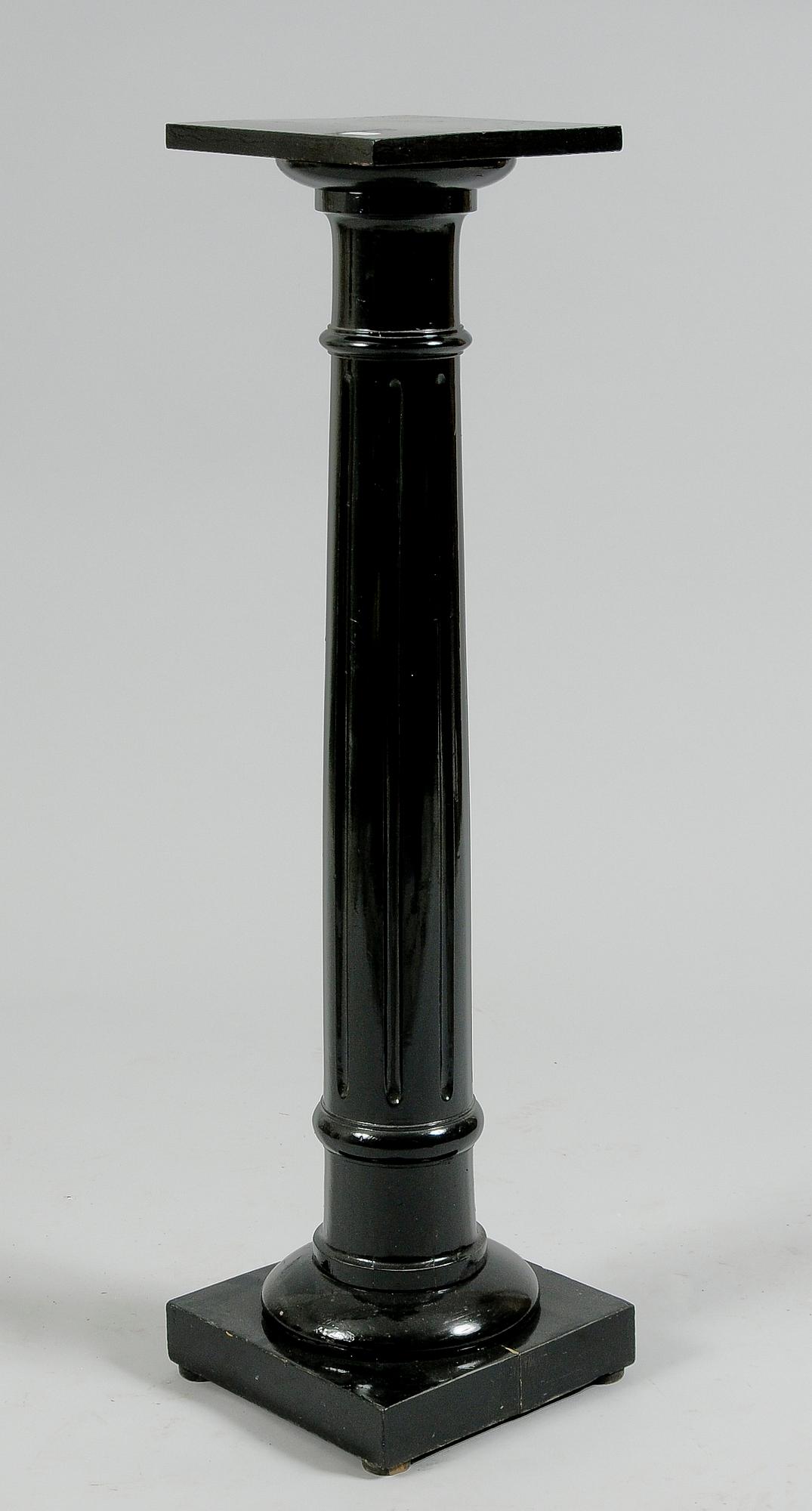 PIEDESTAL, nyrenässans, sent 1800-tal.
